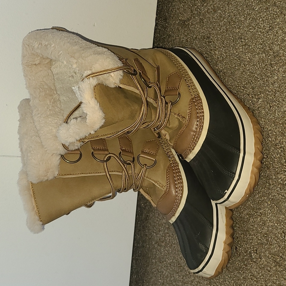 Rain weather boots with faux fur lining